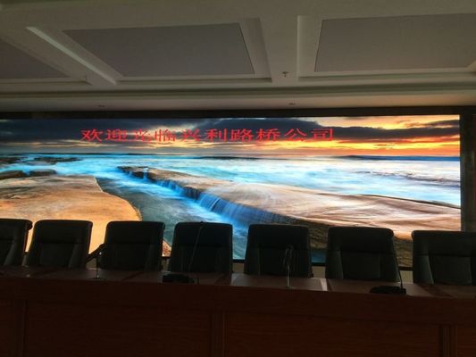 Mıknatıs Kurulumu Kapalı LED Video Ekranı AC220V / 50Hz 128 * 64 Modül Çözünürlüğü Shenzhen Fabrikası