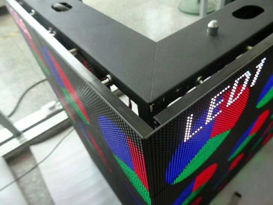 Kare Sütun Tipi LED Aydınlatmalı Video Duvarları 1.6mm Küçük Çapraz Dikiş Shenzhen Fabrikası