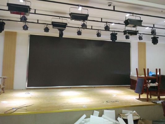 Mıknatıs Kapalı LED Video Ekranı Takın Büyük Boy P2.5 Yüksek Çözünürlüklü LED Duvar Panosu Shenzhen Fabrikası